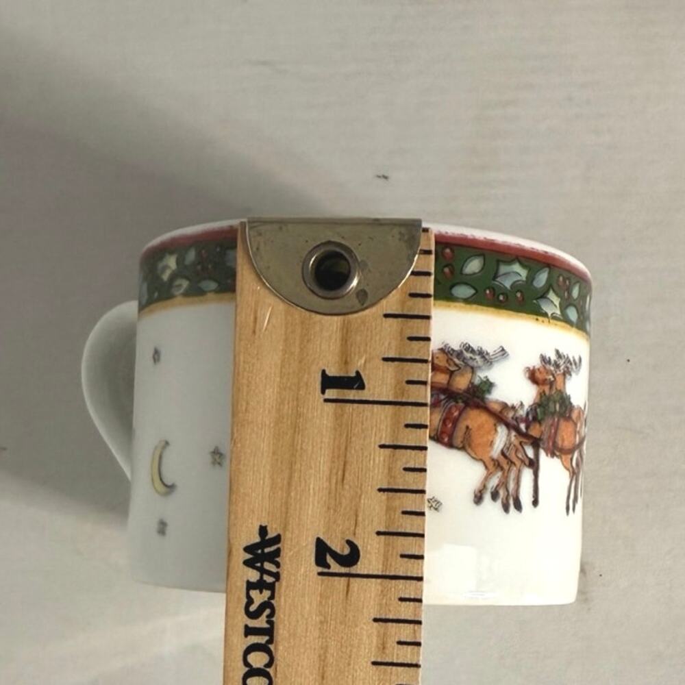 International China Company Christmas story SUSAN WINGET 2 China cups - Picture 4 of 10